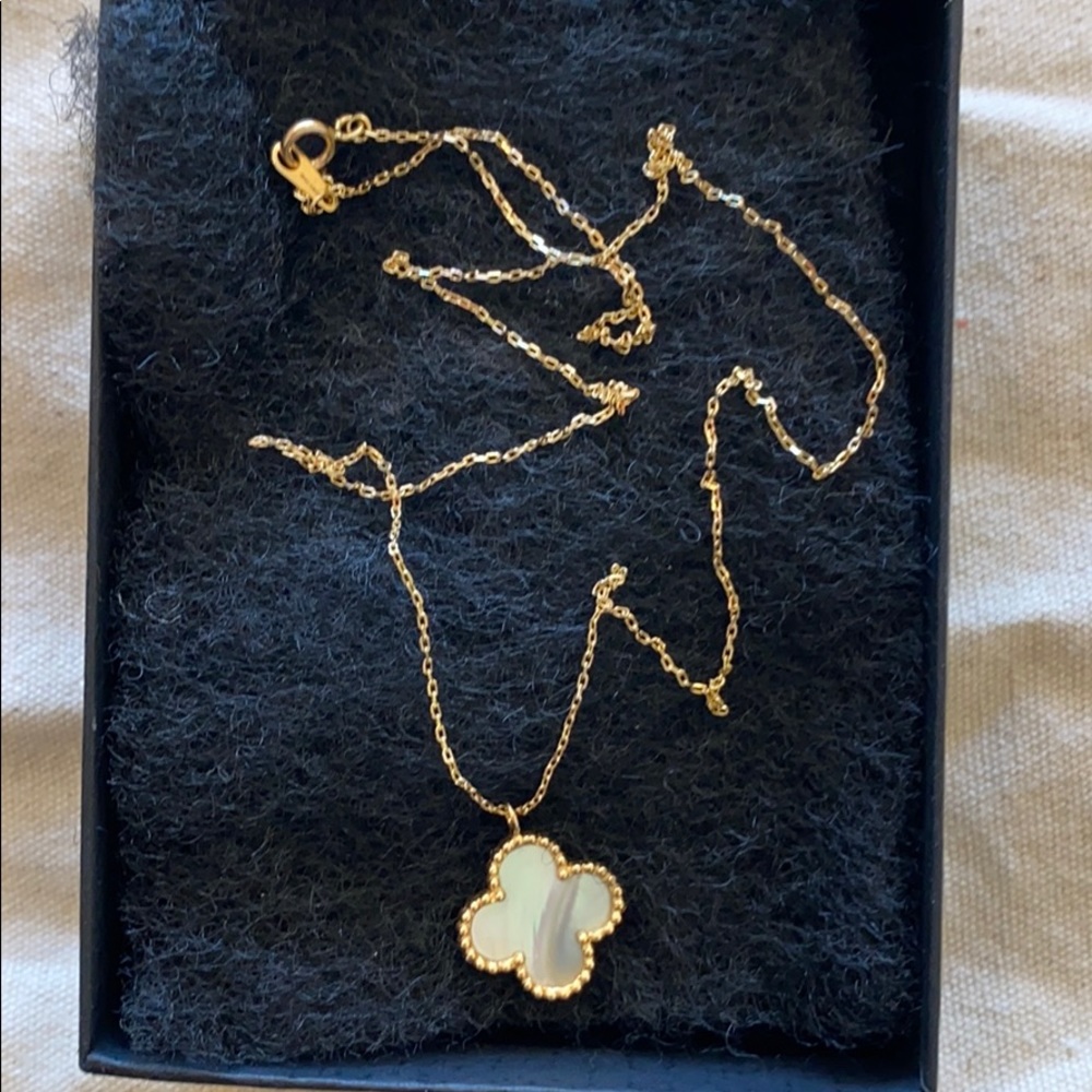 VCA inspired necklace